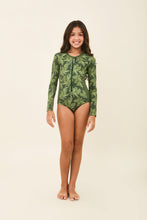 Afbeelding in galerij laden, Model Front: Uv Line Une Pièce Fille Girl Macae Folhagem Verde Upf50+