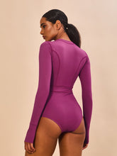 Afbeelding in galerij laden, Model Back: Uv Line Une Pièce Swimsuit Macae Magenta Upf50+