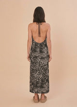 Afbeelding in galerij laden, Model Back: Uv Line Vêtement De Plage High-Neck Dress Asas Upf50+