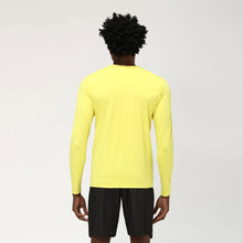 Afbeelding in galerij laden, Model Back: Uv Line T-Shirt Longsleeve Uvpro Masc Yellow Upf50+