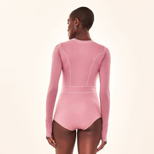 Afbeelding in galerij laden, Model Back: Uv Line Une Pièce Macae Malva Upf50+