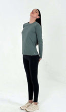 Charger l'image dans la galerie, Product Front: Uv Line T-Shirt Longsleeve Fem New Fit Textura Verde Jade Upf50+