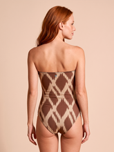 Afbeelding in galerij laden, Model Back: Uv Line Une Pièce Swimsuit Bandeau Diamond Upf50+