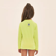 Afbeelding in galerij laden, Model Back: Uv Line T-Shirt Acqua Qr Code Amarelo Fluor Upf50+