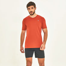 Afbeelding in galerij laden, Model Front: Uv Line Fitness Haut T-Shirt Sport Fit Ferrugem Upf50+