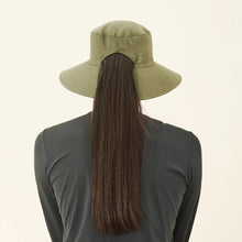 Afbeelding in galerij laden, Model Back: Uv Line Bob Hat California Nac Fem Green Militar Upf50+
