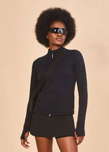 Afbeelding in galerij laden, Model Front: Uv Line T-Shirt Jacket Fem New Fit Black Upf50+
