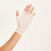 Afbeelding in galerij laden, Model Back: Uv Line Gants Short Gloves Anti-Aging Uni Nude Upf50+
