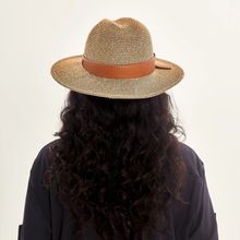 Afbeelding in galerij laden, Model Back: Uv Line Chapeau Fedora Hat Giovana Imp Fem Mescla Upf50+
