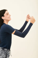 Afbeelding in galerij laden, Image 03: Uv Line Gants Sun-Protection Sleeve Navy Upf50+
