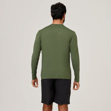 Afbeelding in galerij laden, Model Back: Uv Line T-Shirt Longsleeve Uvpro Green Militar Upf50+
