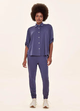 Afbeelding in galerij laden, Model Front: Uv Line Chemise Shirt Copa Navy Blue Upf50+
