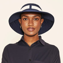 Afbeelding in galerij laden, Model Front: Uv Line Chapeau Souple/Capeline Hat Paris Ville L Fem Blue White Upf50+
