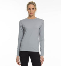 Afbeelding in galerij laden, Model Front: Uv Line T-Shirt Longsleeve Uvpro Fem Grey Upf50+
