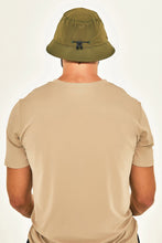 Afbeelding in galerij laden, Model Back: Uv Line Bob Hat Toronto Colors Masc Military Green Upf50+
