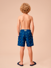 Charger l'image dans la galerie, Model Back: Uv Line Maillot De Bain Garçon Shorts Acqua Kids Pirates Fun Upf50+
