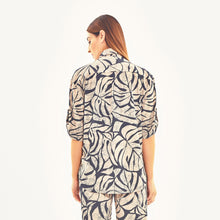 Afbeelding in galerij laden, Model Back: Uv Line Haut De Plage Shirt Copa Costela Off White Upf50+
