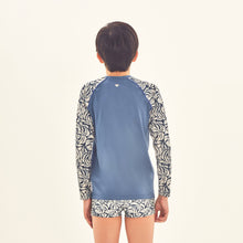 Afbeelding in galerij laden, Model Back: Uv Line T-Shirt Rash Guard Kids Costela Aco Off White Upf50+
