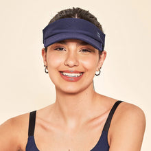 Afbeelding in galerij laden, Model Front: Uv Line Visière Elastic Visor Navy Blue Upf50+
