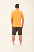 Afbeelding in galerij laden, Model Back: Uv Line T-Shirt Longsleeve Uvpro Masc Orange Upf50+
