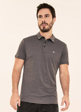 Charger l'image dans la galerie, Model Front: Uv Line T-Shirt Pour Homme T-Shirt Masc Polo Lead Upf50+
