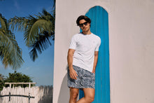 Afbeelding in galerij laden, Image 05: Uv Line Bermuda / Short Pour Homme Shorts Acqua Boxer Tie Dye Blue Upf50+
