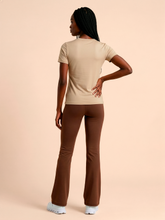 Charger l'image dans la galerie, Model Back: Uv Line T-Shirt Longsleeve Fem New Fit Sand Upf50+

