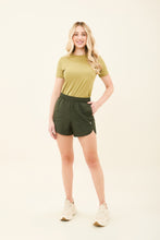Afbeelding in galerij laden, Short Race Verde Militar UPF50+
