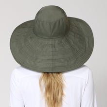 Charger l&#39;image dans la galerie, Model Back: Uv Line Chapeau Souple/Capeline Beverly Hills Verde Militar Upf50+
