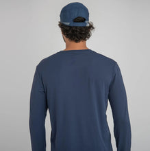 Afbeelding in galerij laden, Model Back: Uv Line Casquette Cap New Fit Marinho Upf50+
