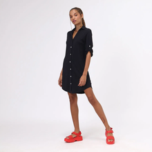 Afbeelding in galerij laden, Image 02: Uv Line Robe De Plage Copenhagen Fpu50+ Shirtdress Black Uv
