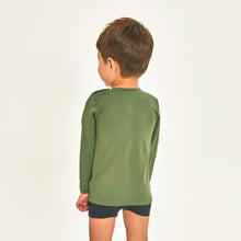 Afbeelding in galerij laden, Model Back: Uv Line T-Shirt Longsleeve Baby Verde Militar Upf50+
