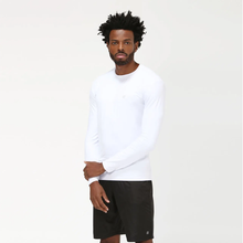 Afbeelding in galerij laden, Model Front: Uv Line T-Shirt Men Fpu50+ Uvpro Long Sleeve T-Shirt White Uv
