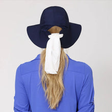 Afbeelding in galerij laden, Model Back: Uv Line Chapeau Souple/Capeline San Remo Fpu50+ Hat Navy Blue Uv

