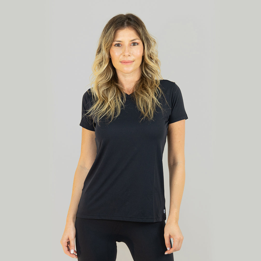 Model Front: Uv Line Fitness Haut Sport Fit Fem Preto Upf50+