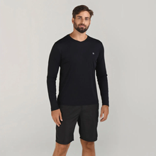 Afbeelding in galerij laden, Model Front: Uv Line Fitness Haut Sport Fit Ml Preto Msc
