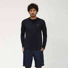 Afbeelding in galerij laden, Model Front: Uv Line T-Shirt Uvpro Br Ml Preto Msc
